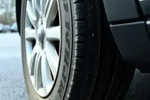 detalhe no pneu